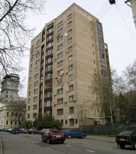 Спиридоновка 18