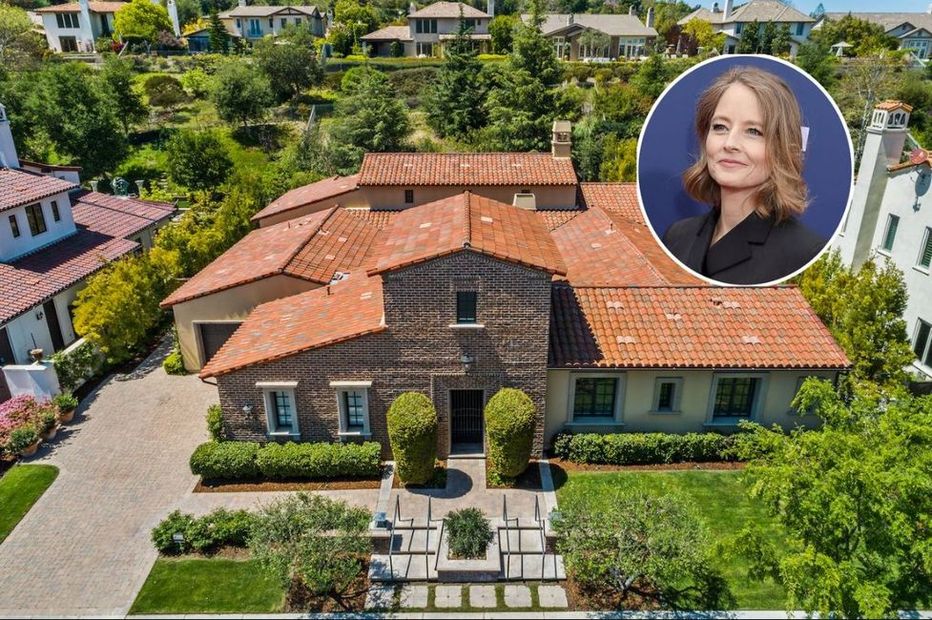 Джоди Фостер продала дом в Калифорнии за 2,85 млн долларов